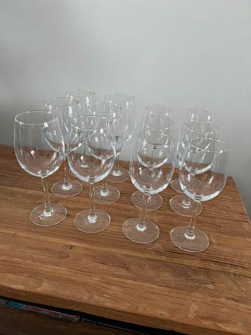 Ikea Storsint 6 witte wijnglazen en 6 rode wijnglazen beschikbaar voor biedingen