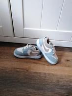 Nike blauwe witte sneakers gympen maat 23 / 24, Kinderen en Baby's, Schoenen, Ophalen of Verzenden, Zo goed als nieuw