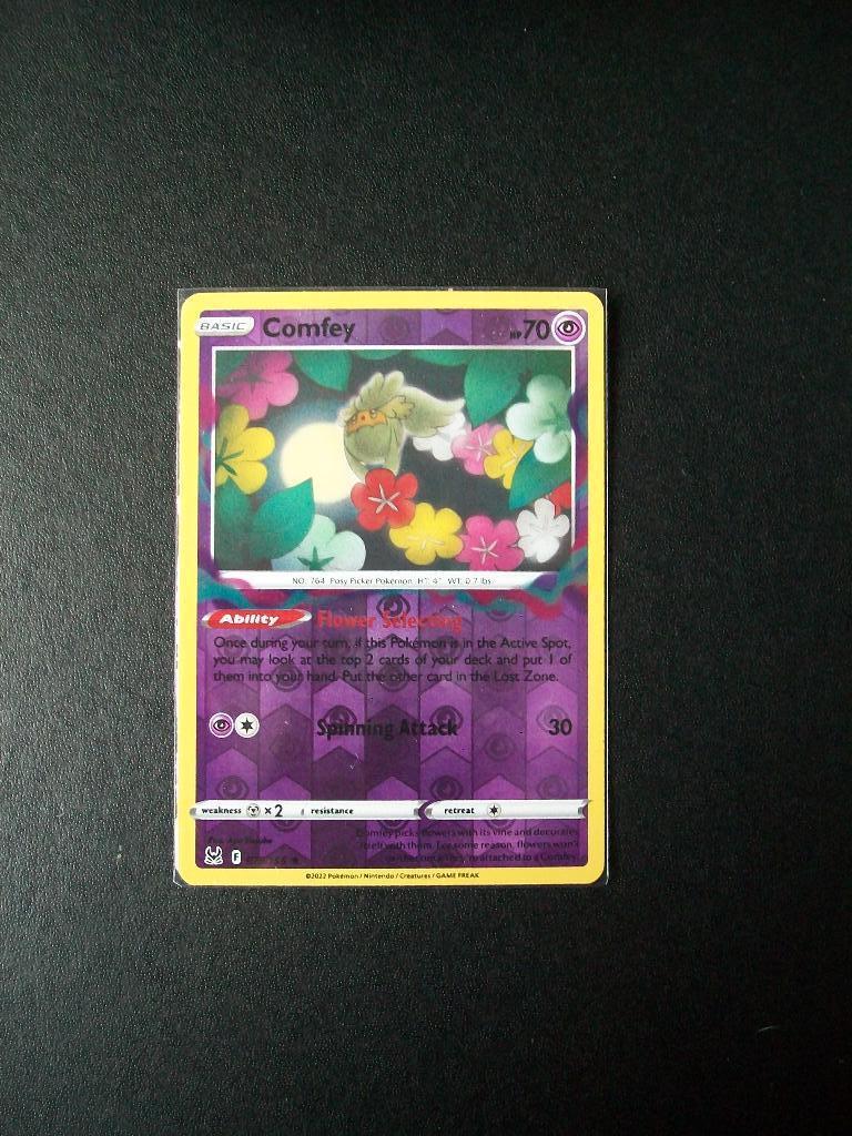 7833: Nieuwe Pokemon Kaart holofoil COMFEY HP 70 (079/196), Verzenden, Nieuw, Losse kaart, Foil