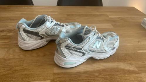 Witte New Balance MR 530A - Maat 43, Kleding | Heren, Schoenen, Zo goed als nieuw, Wit, Ophalen of Verzenden