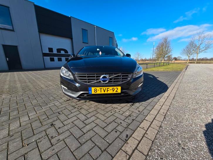 Volvo V60 T3 1.6 150pk Powershift 2014 Zwart., Auto's, Volvo, Particulier, V60, ABS, Adaptive Cruise Control, Airbags, Airconditioning