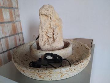 Sfeervolle binnenfontein beschikbaar voor biedingen