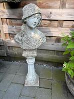 Buste,vrouw oud beeld op sokkel, Tuin en Terras, Tuinbeelden, Ophalen of Verzenden, Zo goed als nieuw