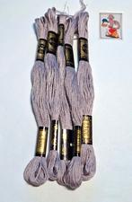 5x DMC mouline, paars 3042, Hobby en Vrije tijd, Borduren en Borduurmachines, Mulhouse, France, Ophalen of Verzenden, Borduurgaren of Zijde