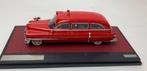 Matrix 1:43 Cadillac Superior Ambulance rood 1951, Limited, Hobby en Vrije tijd, Modelauto's | 1:43, Overige merken, Matrix Scale Models