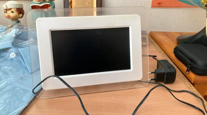 Digitale fotolijst GRATIS, Audio, Tv en Foto, Fotografie | Digitale fotolijsten, Gebruikt, Ophalen