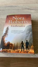 Nora Roberts - Vastberaden, Ophalen of Verzenden, Zo goed als nieuw, Nederland, Nora Roberts