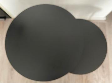 Set van 2 zwarte bijzettafels beschikbaar voor biedingen