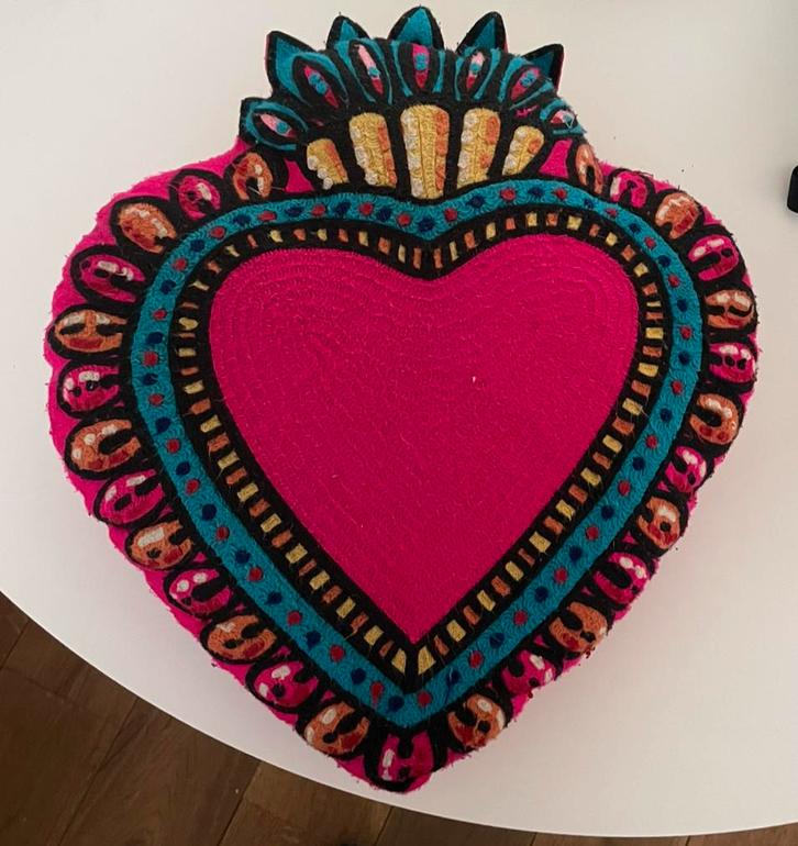 Mexicaans kussen in hartvorm - roze - kitsch kitchen, Huis en Inrichting, Woonaccessoires | Kussens, Zo goed als nieuw, Roze, Hartvormig