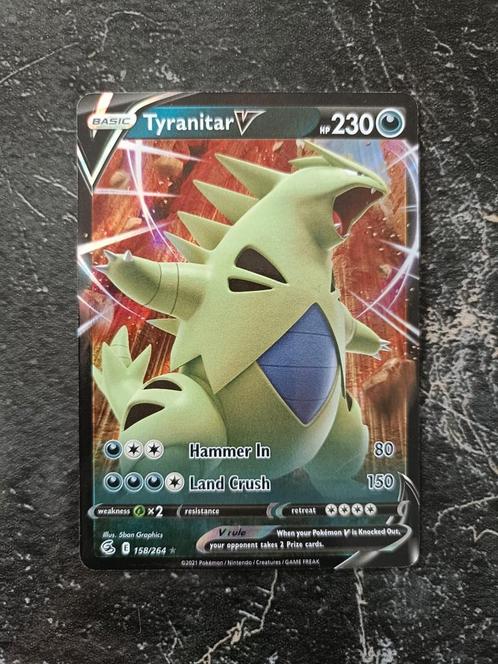 Tyranitar V #158 - Fusion Strike, Hobby en Vrije tijd, Verzamelkaartspellen | Pokémon, Zo goed als nieuw, Ophalen of Verzenden