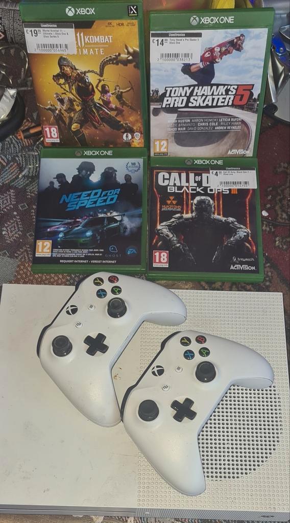 Xbox One S Special Edition 1TB + 2 Controllers + Games, Spelcomputers en Games, Spelcomputers | Xbox One, Gebruikt, Xbox One S