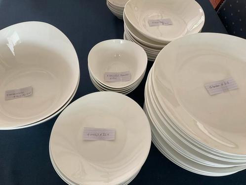 Ikea skyn 21986/diepe borden, Huis en Inrichting, Keuken | Servies, Gebruikt, Bord(en), Overige stijlen, Porselein, Ophalen of Verzenden