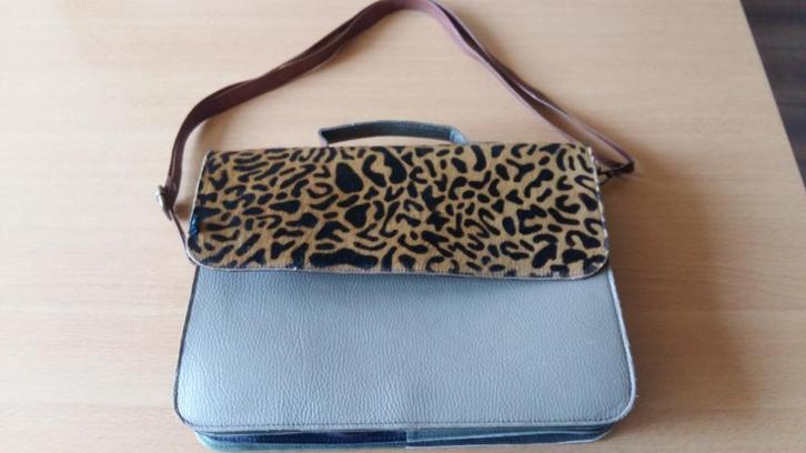 Nieuwe leren damestas " Maii " uit India 33 bij 25, Sieraden, Tassen en Uiterlijk, Tassen | Schoudertassen, Nieuw, Bruin, Leer