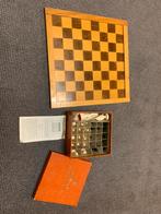 Houten schaakbord met Homas schaakstukken, Een of twee spelers, Zo goed als nieuw, Ophalen