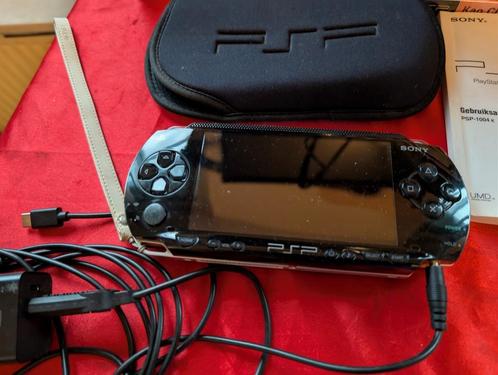 PSP 1004 K / 22 games / 4GB memory card/, Spelcomputers en Games, Spelcomputers | Sony PSP, Zo goed als nieuw, PSP, Ophalen of Verzenden