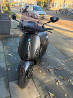 Vespa sprint uit 2020, Fietsen en Brommers, Snorfietsen en Snorscooters, Ophalen, Zo goed als nieuw, Benzine, Vespa