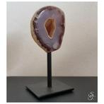 Calcedoon op standaard., Verzenden, Mineraal