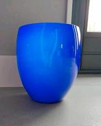 Blauwe glazen leonardo vaas, Huis en Inrichting, Woonaccessoires | Vazen, Minder dan 50 cm, Glas, Blauw, Zo goed als nieuw