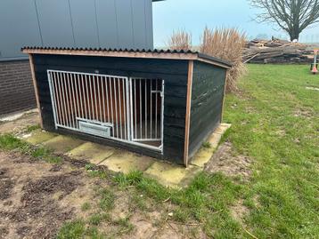 Zgan Douglas hondenkennel beschikbaar voor biedingen