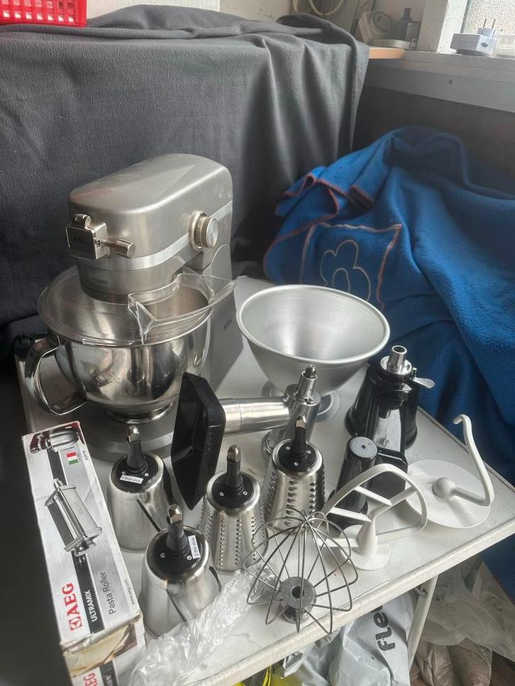 AEG Keukenmachine Zo Goed Als Nieuw + Veel Onderdelen, Witgoed en Apparatuur, Keukenmixers, Zo goed als nieuw, 4 liter of meer