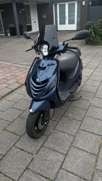 Piaggio zip 2023 4t iget met leuke opties, Fietsen en Brommers, Scooters | Piaggio, Ophalen, Zo goed als nieuw, Benzine, Zip