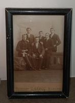 Antieke foto op karton met lijst, Ophalen of Verzenden