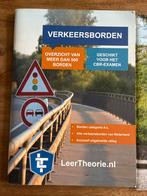 Verkeersborden en CBR Bromfiets Theorie Boeken, Ophalen, Zo goed als nieuw, Niet van toepassing