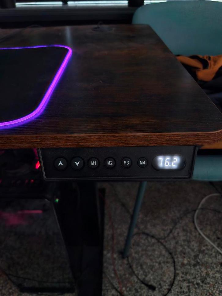 Electrically Adjustable Desk 140x60, Huis en Inrichting, Bureaus, Ophalen