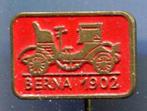 Berna 1902 rood op koper oldtimer auto speldje ( A_098 ), Verzamelen, Verzenden, Zo goed als nieuw, Transport, Speldje of Pin