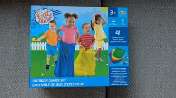 Out & About Buitenspelletjes Set - Nieuw! beschikbaar voor biedingen