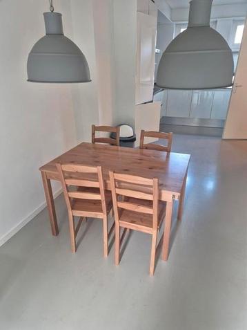 GRATIS eettafel met stoelen set + bankstel