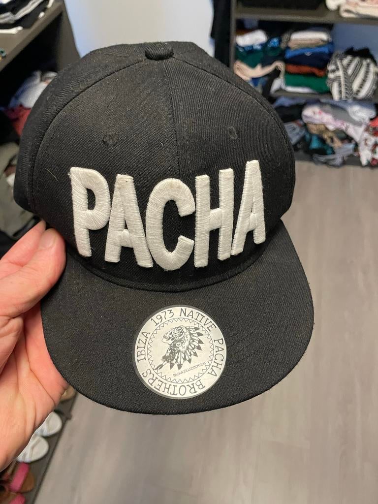 Pacha Ibiza Pet met Kers Logo - Verstelbaar, Ophalen of Verzenden, Zo goed als nieuw, One size fits all, Pet