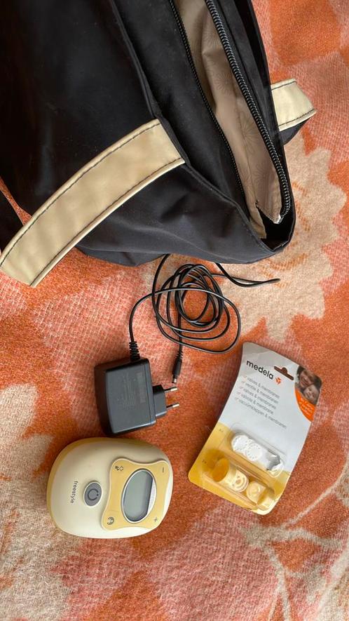 Medela freestyle motor dubbele kolf, Kinderen en Baby's, Babyvoeding en Toebehoren, Gebruikt, Borstkolf, Ophalen