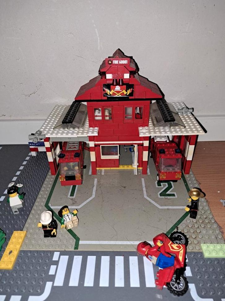 Lego City Brandweerkazerne 60004 - Gebruikt, Kinderen en Baby's, Speelgoed | Duplo en Lego, Gebruikt, Lego, Complete set, Ophalen of Verzenden