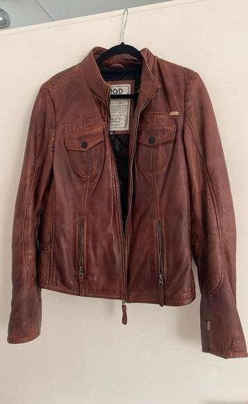 Leren jas beschikbaar voor biedingen