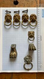 Kleine messing LEEUWEN haakjes. Leeuw knopje haakje greepje, Antiek en Kunst, Curiosa en Brocante, Ophalen of Verzenden