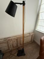 Prachtige stevige staande lamp hout met zwart De Troubadour, Ophalen, Zo goed als nieuw, Hout, 150 tot 200 cm