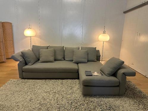 ZGAN Minotti Collar Hoekbank met Bijzettafel - NP: €20.000, Huis en Inrichting, Banken | Bankstellen, Zo goed als nieuw, Hoekbank