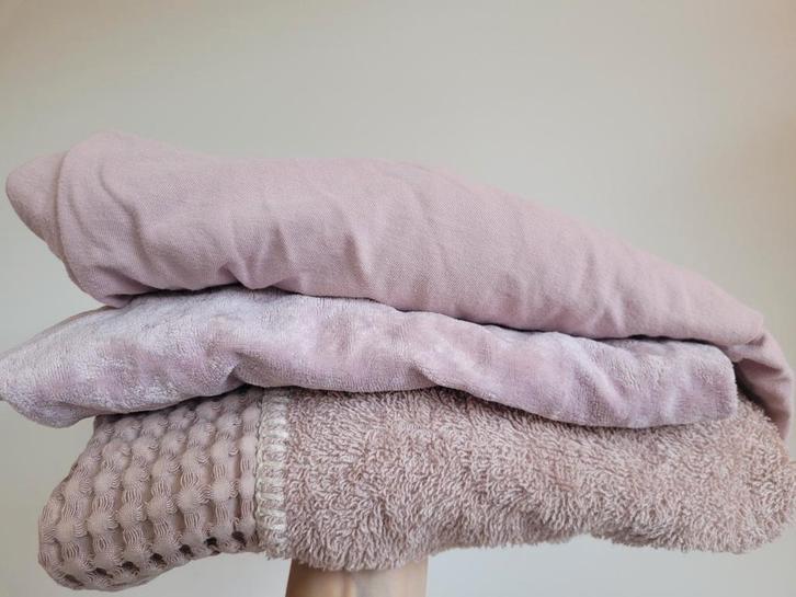 Roze baby meisje textiel pakket - Koeka & Meyco, Kinderen en Baby's, Kinderkamer | Beddengoed, Gebruikt, Hoeslaken of Sloop, Roze