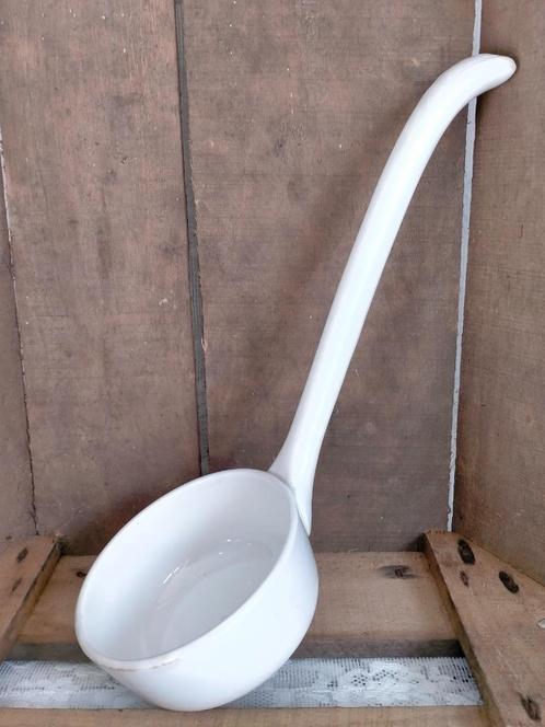 Witte porseleinen soeplepel, Antiek en Kunst, Antiek | Servies los, Ophalen of Verzenden