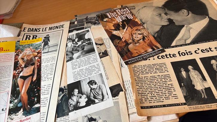 Brigitte Bardot zeer uitgebreid knipsel dossie z/w en kleur, Verzamelen, Muziek, Artiesten en Beroemdheden, Gebruikt, Foto of Kaart