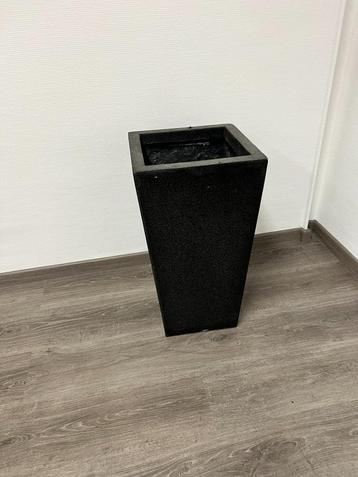 Plantenbak CAPI 41x41x90 zwart beschikbaar voor biedingen