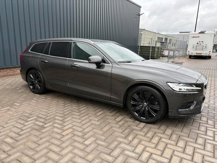 Volvo V60 T6 Twin Engine 340pk AWD Geartronic 2020 Grijs, Auto's, Volvo, Particulier, V60, 4x4, ABS, Achteruitrijcamera, Adaptieve lichten