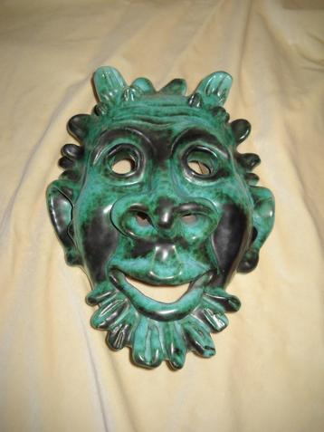 Gaaf masker van een faun sater vrolijke bosgod in groen