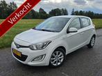 Hyundai i20 1.2i i-Vision (bj 2013), Euro 5, Gebruikt, 4 cilinders, Wit