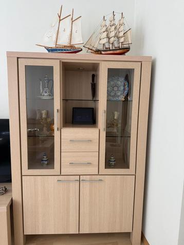 Zo Goed Als Nieuwe Kast/Boekenkast met Glas beschikbaar voor biedingen