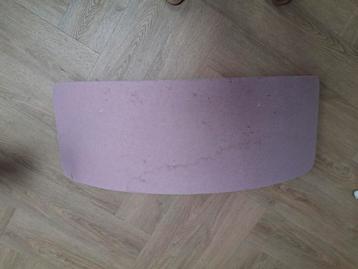 Wobbel met roze vilt beschikbaar voor biedingen