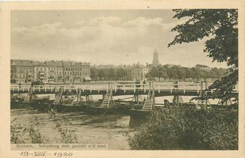 (387-049-047) Arnhem Schipbrug met gezicht od stad beschikbaar voor biedingen