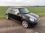 Mini cooper 2010 zwart 190dkm nieuwe apk en meer, Auto's, Voorwielaandrijving, 4 stoelen, 49 €/maand, 500 kg