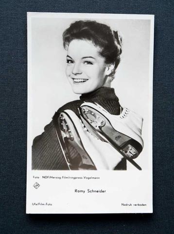 Romy Schneider - Met schaatsen beschikbaar voor biedingen